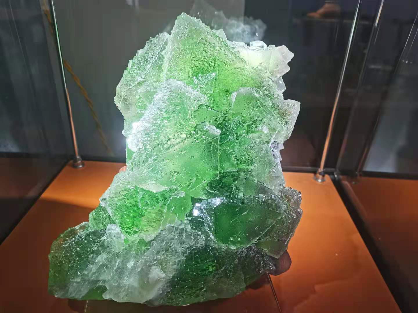 1绿莹石.jpg