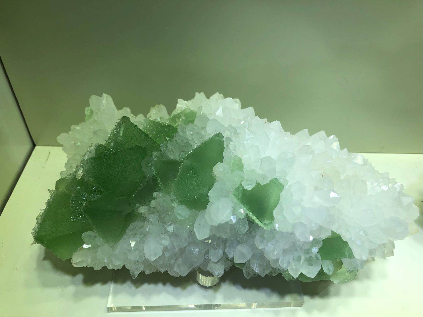 3-水晶绿色萤石.jpg